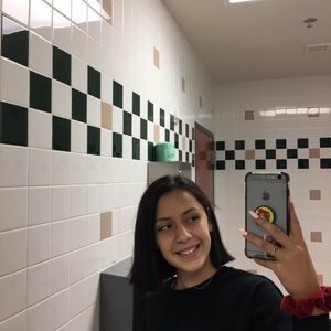 Meet your Posher, Raquel